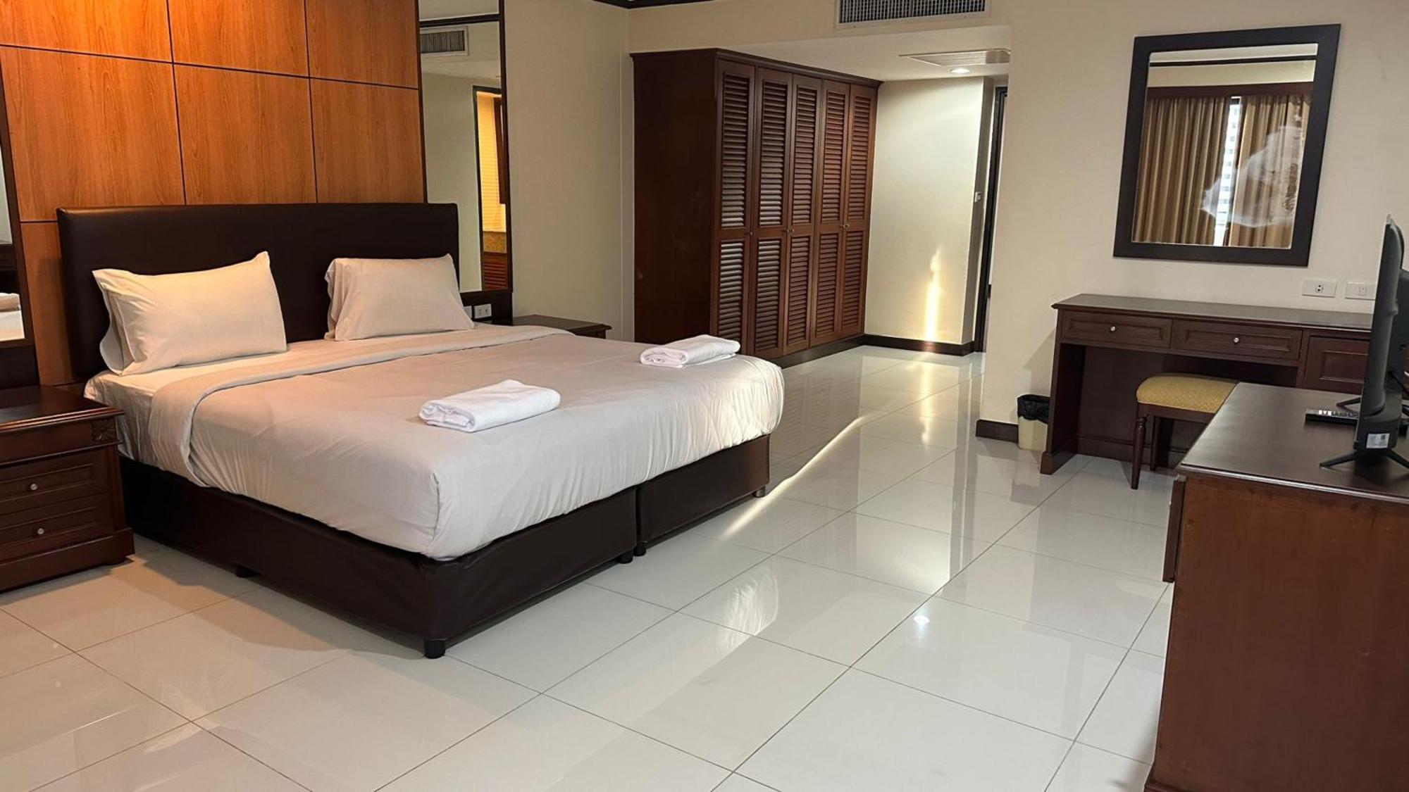 Omni Tower Sukhumvit Soi 4 Direct Apartman Bangkok Kültér fotó