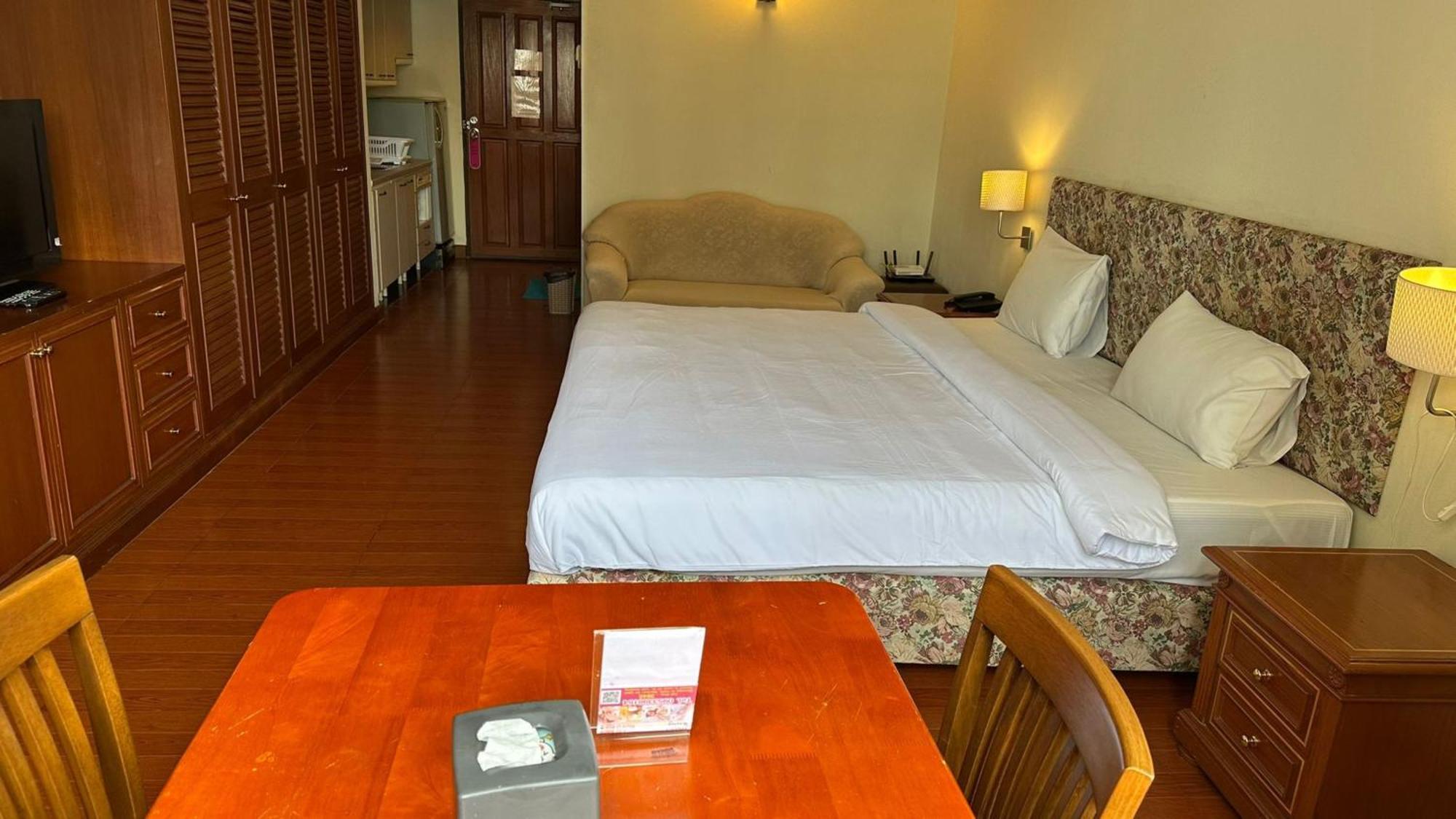 Omni Tower Sukhumvit Soi 4 Direct Apartman Bangkok Kültér fotó
