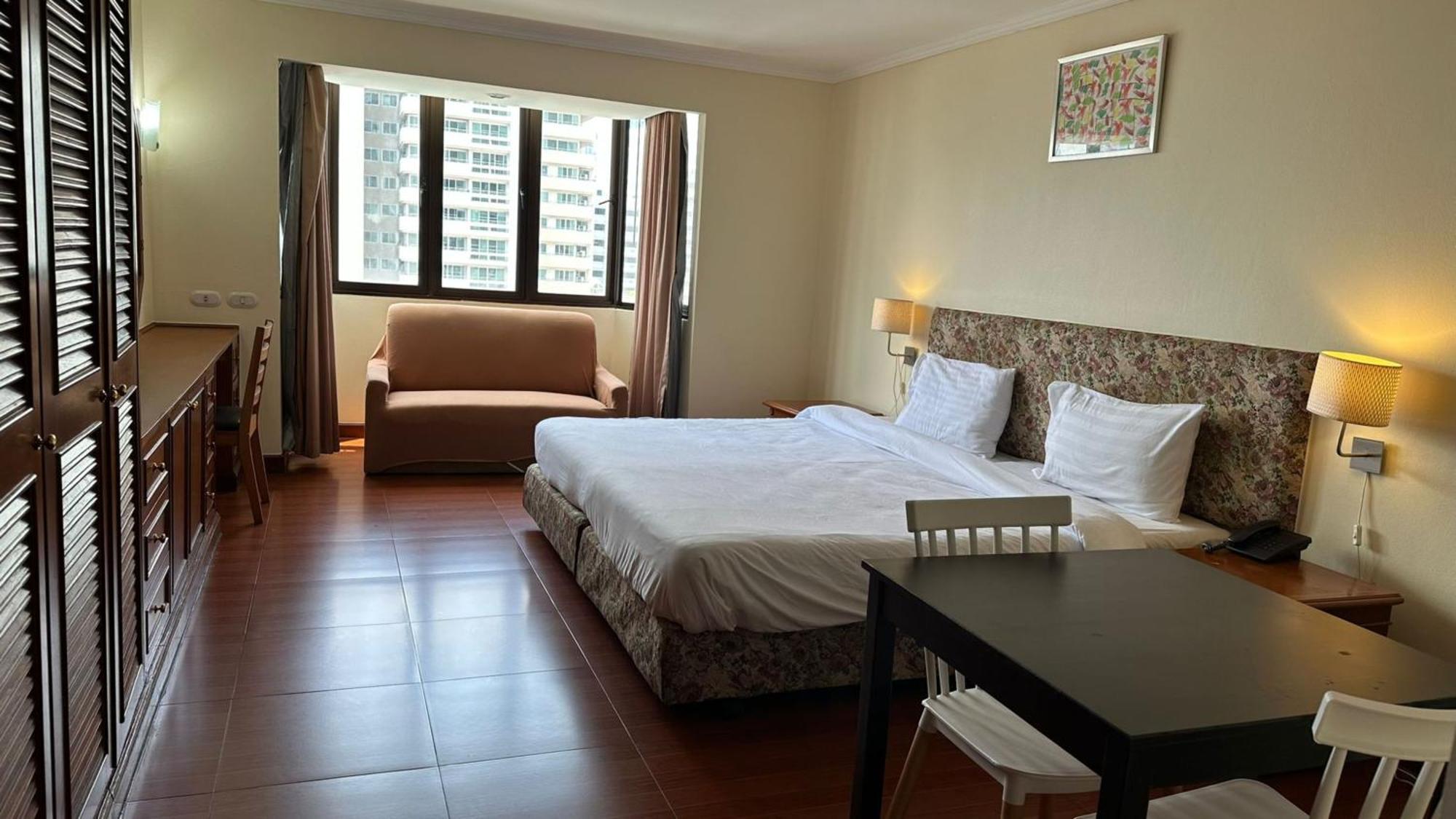 Omni Tower Sukhumvit Soi 4 Direct Apartman Bangkok Kültér fotó