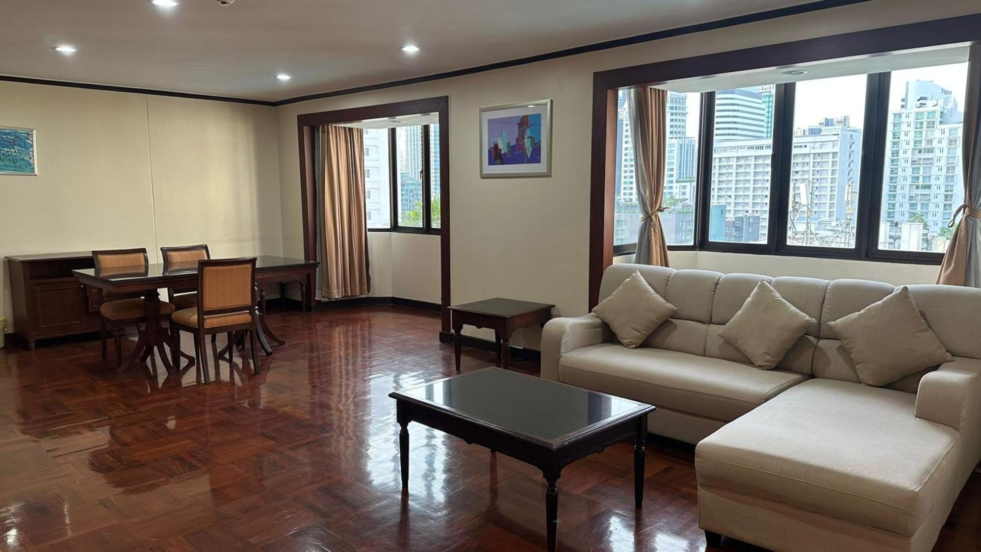 Omni Tower Sukhumvit Soi 4 Direct Apartman Bangkok Kültér fotó