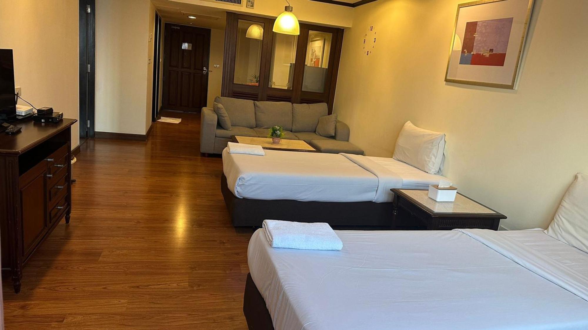 Omni Tower Sukhumvit Soi 4 Direct Apartman Bangkok Kültér fotó