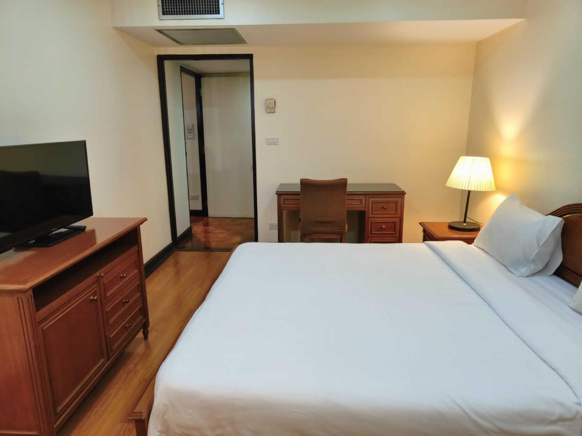 Omni Tower Sukhumvit Soi 4 Direct Apartman Bangkok Kültér fotó