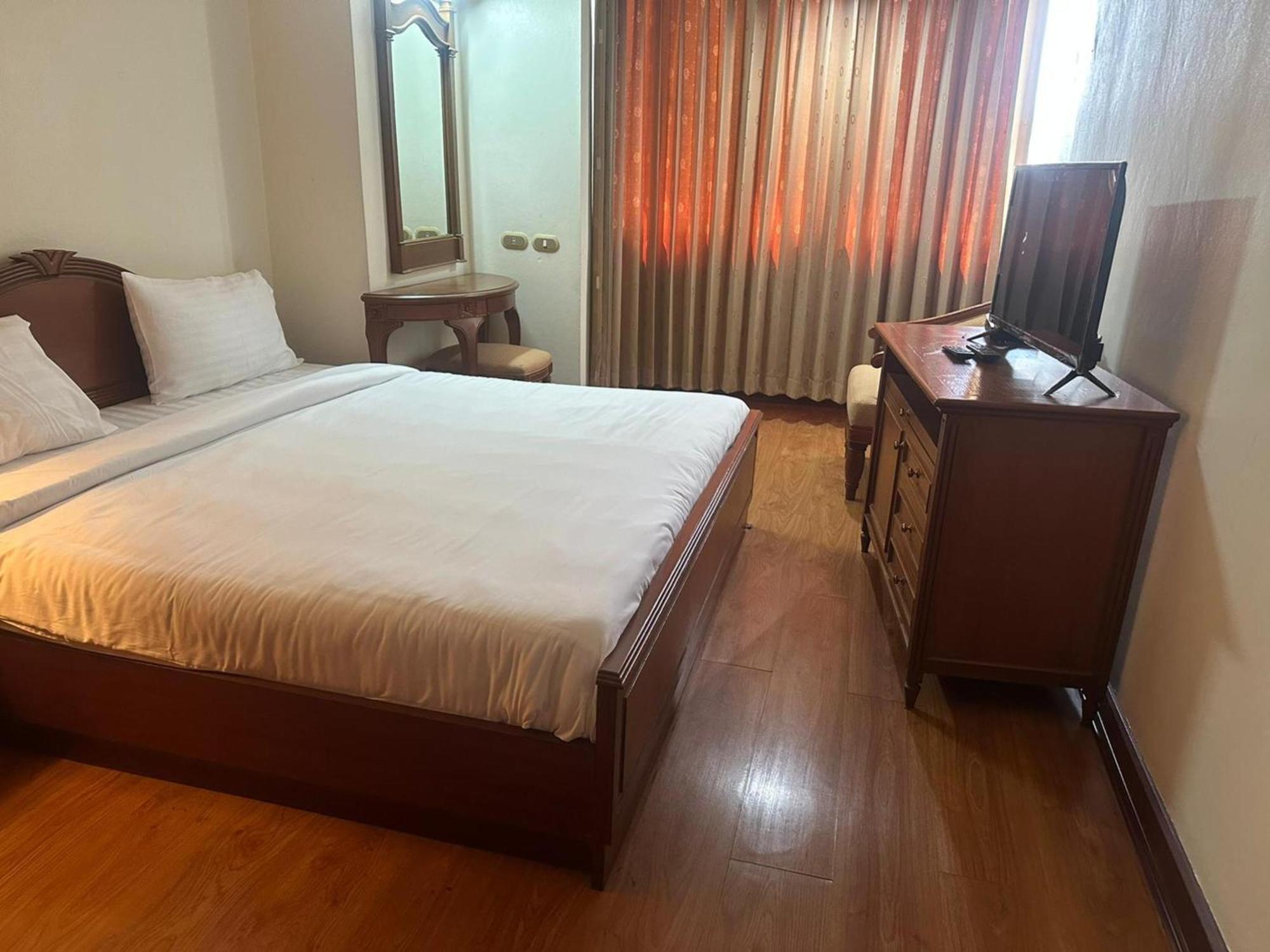 Omni Tower Sukhumvit Soi 4 Direct Apartman Bangkok Kültér fotó