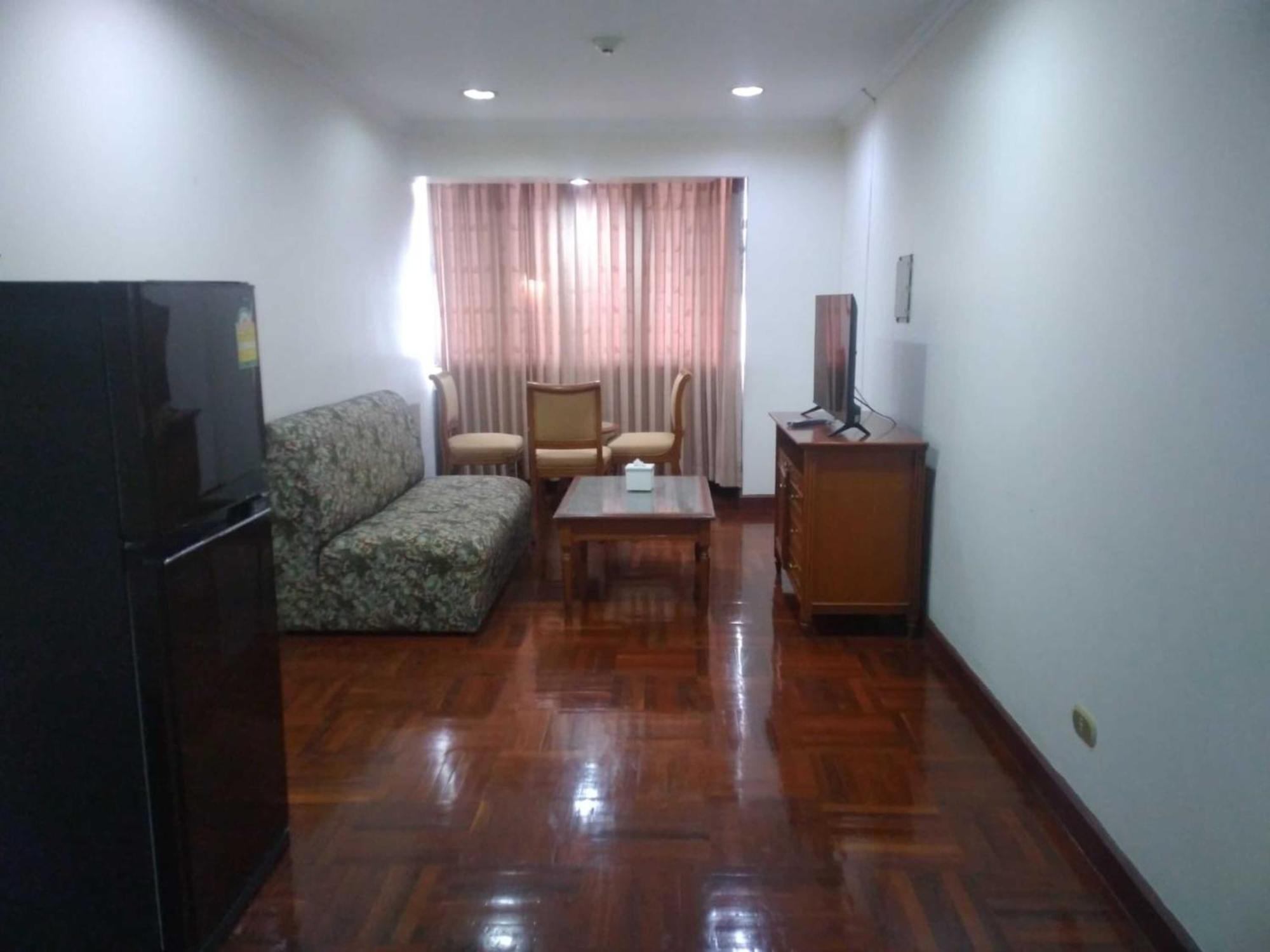 Omni Tower Sukhumvit Soi 4 Direct Apartman Bangkok Kültér fotó