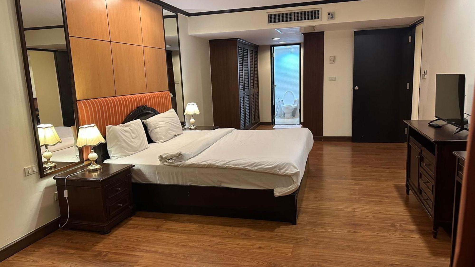 Omni Tower Sukhumvit Soi 4 Direct Apartman Bangkok Kültér fotó
