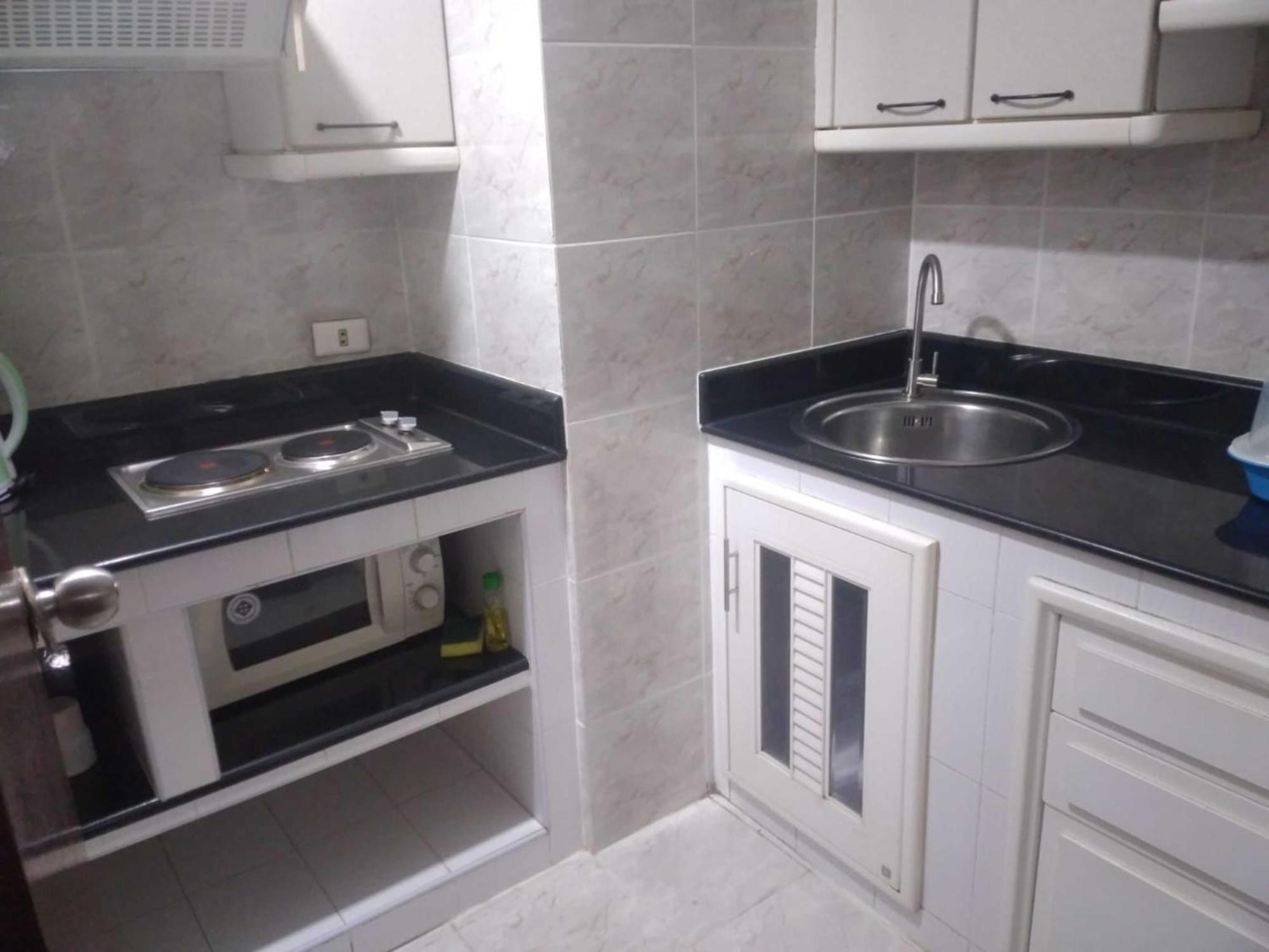 Omni Tower Sukhumvit Soi 4 Direct Apartman Bangkok Kültér fotó