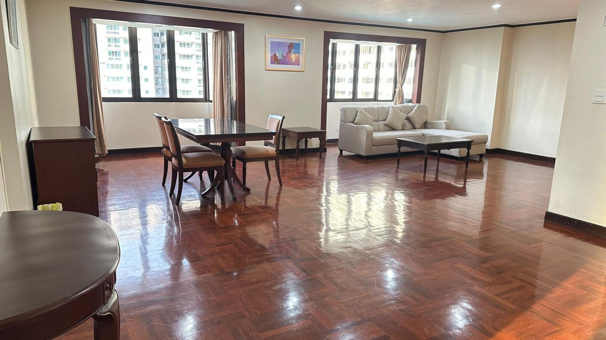 Omni Tower Sukhumvit Soi 4 Direct Apartman Bangkok Kültér fotó