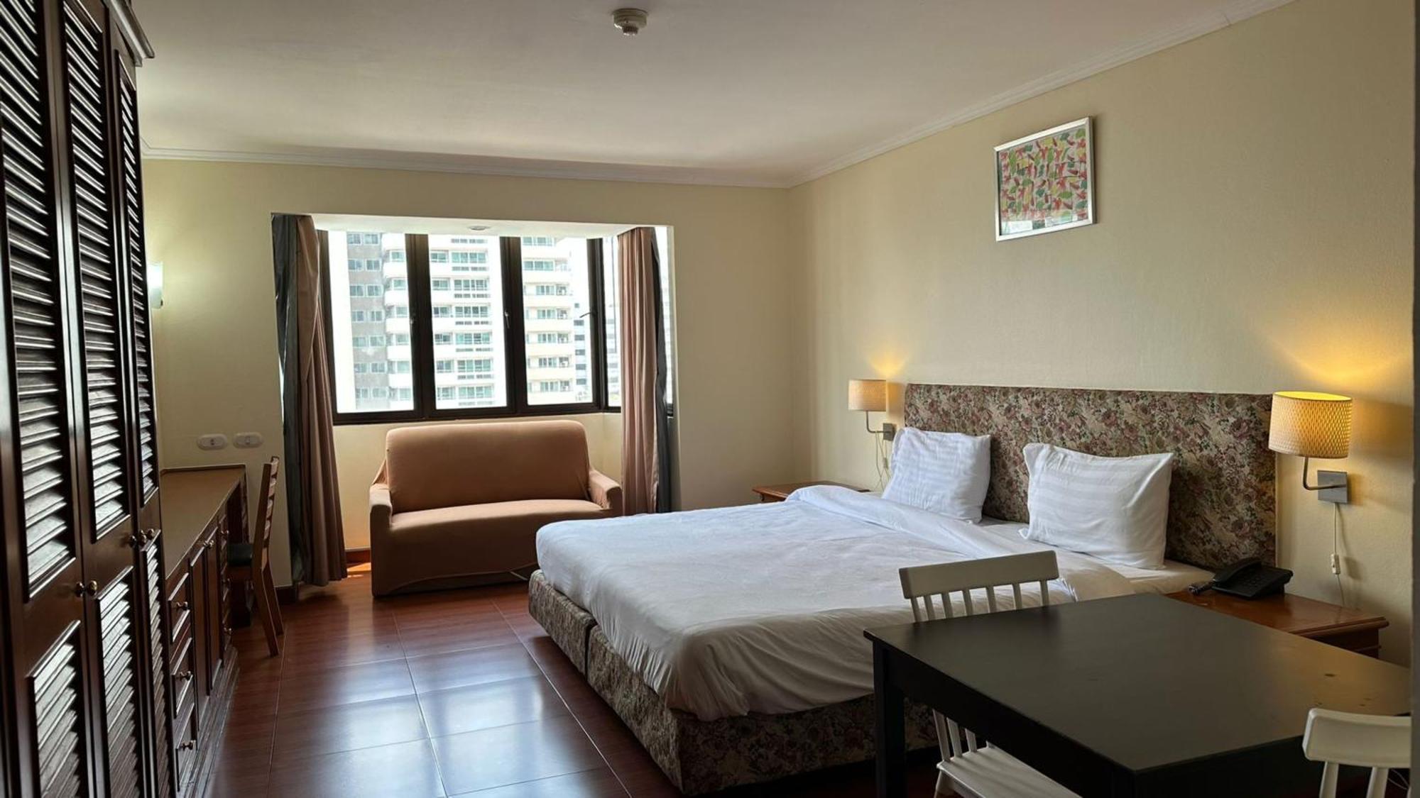 Omni Tower Sukhumvit Soi 4 Direct Apartman Bangkok Kültér fotó
