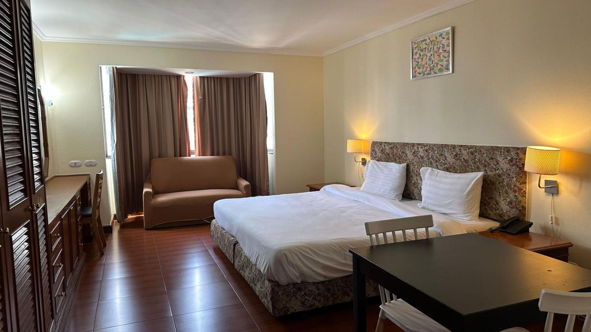 Omni Tower Sukhumvit Soi 4 Direct Apartman Bangkok Kültér fotó