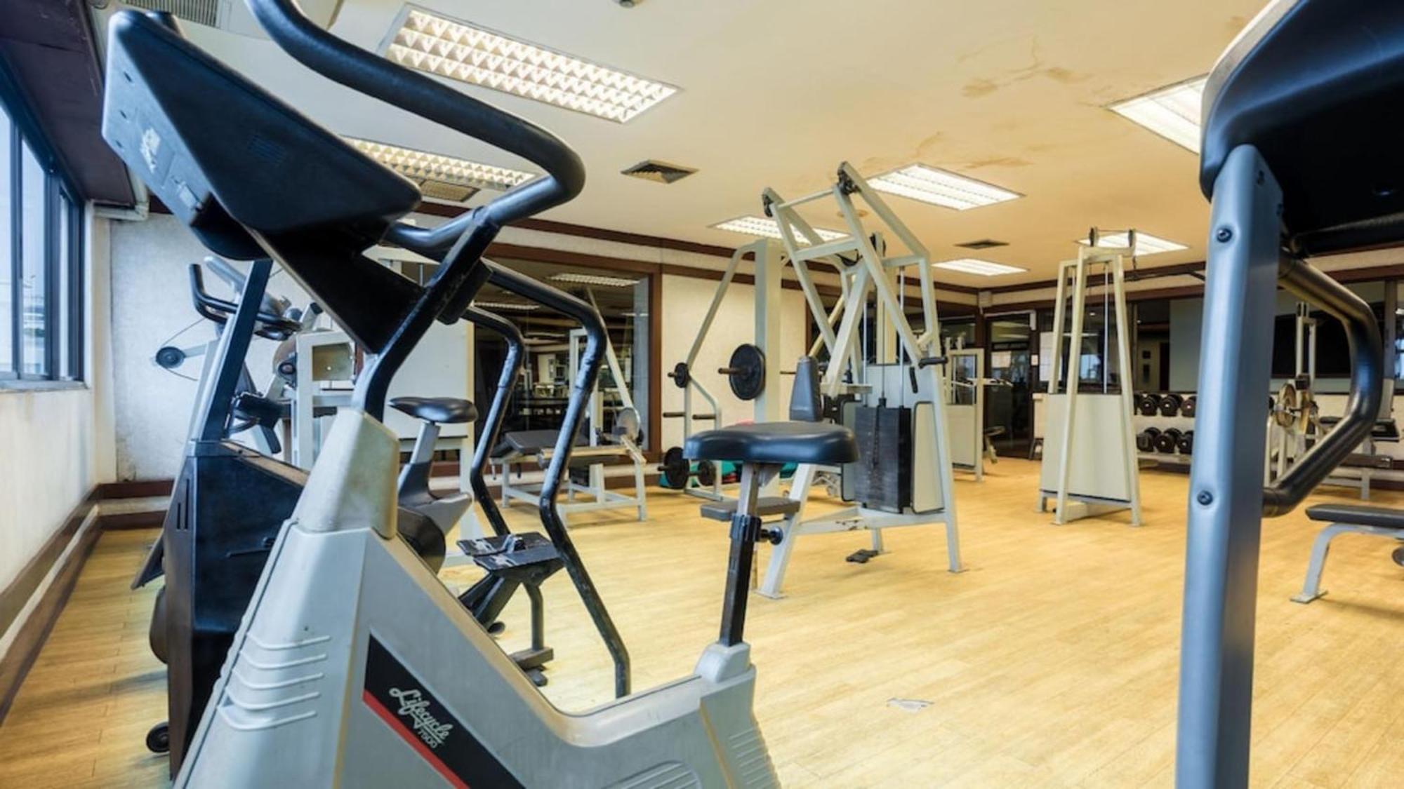 Omni Tower Sukhumvit Soi 4 Direct Apartman Bangkok Kültér fotó