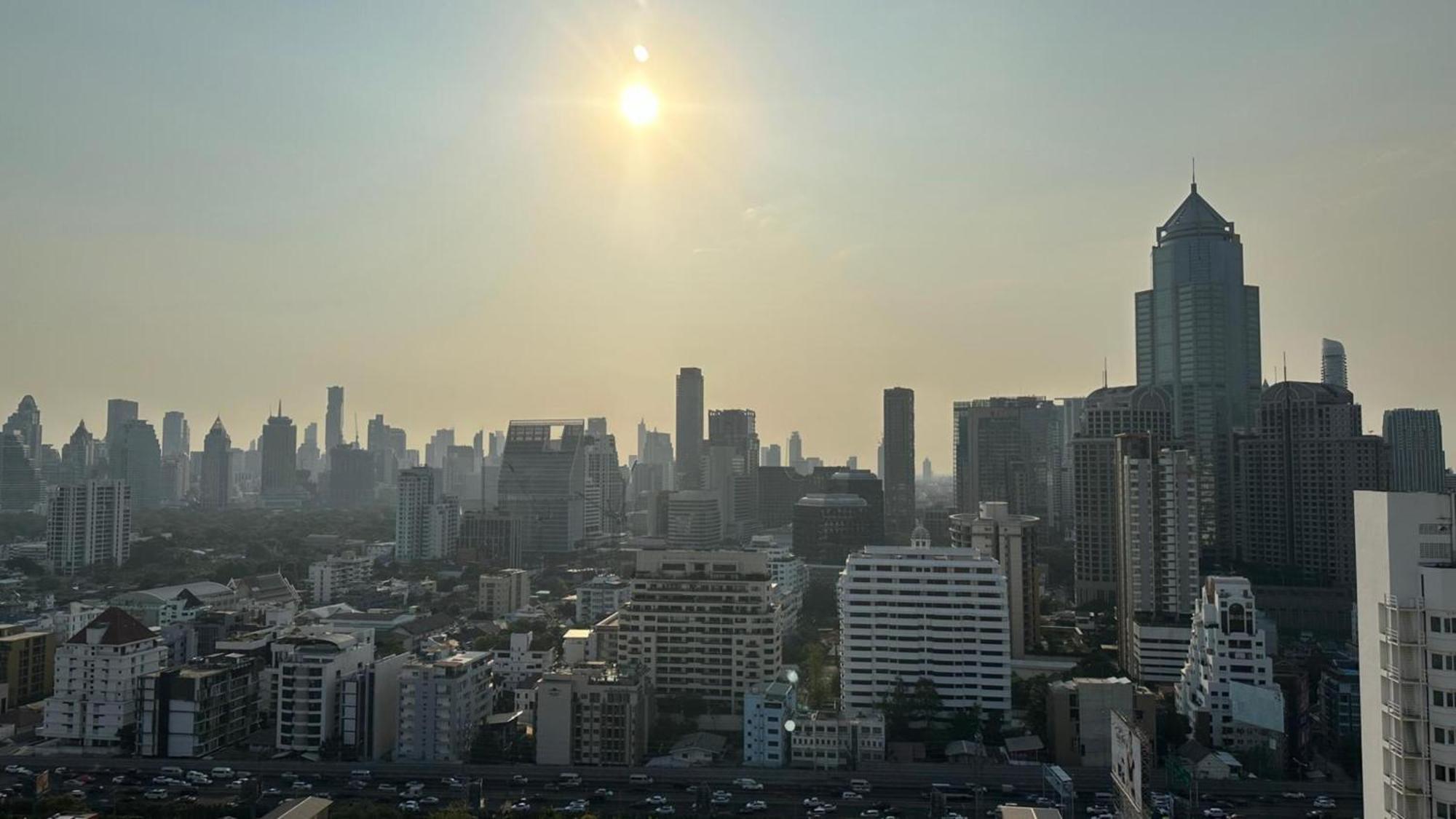 Omni Tower Sukhumvit Soi 4 Direct Apartman Bangkok Kültér fotó