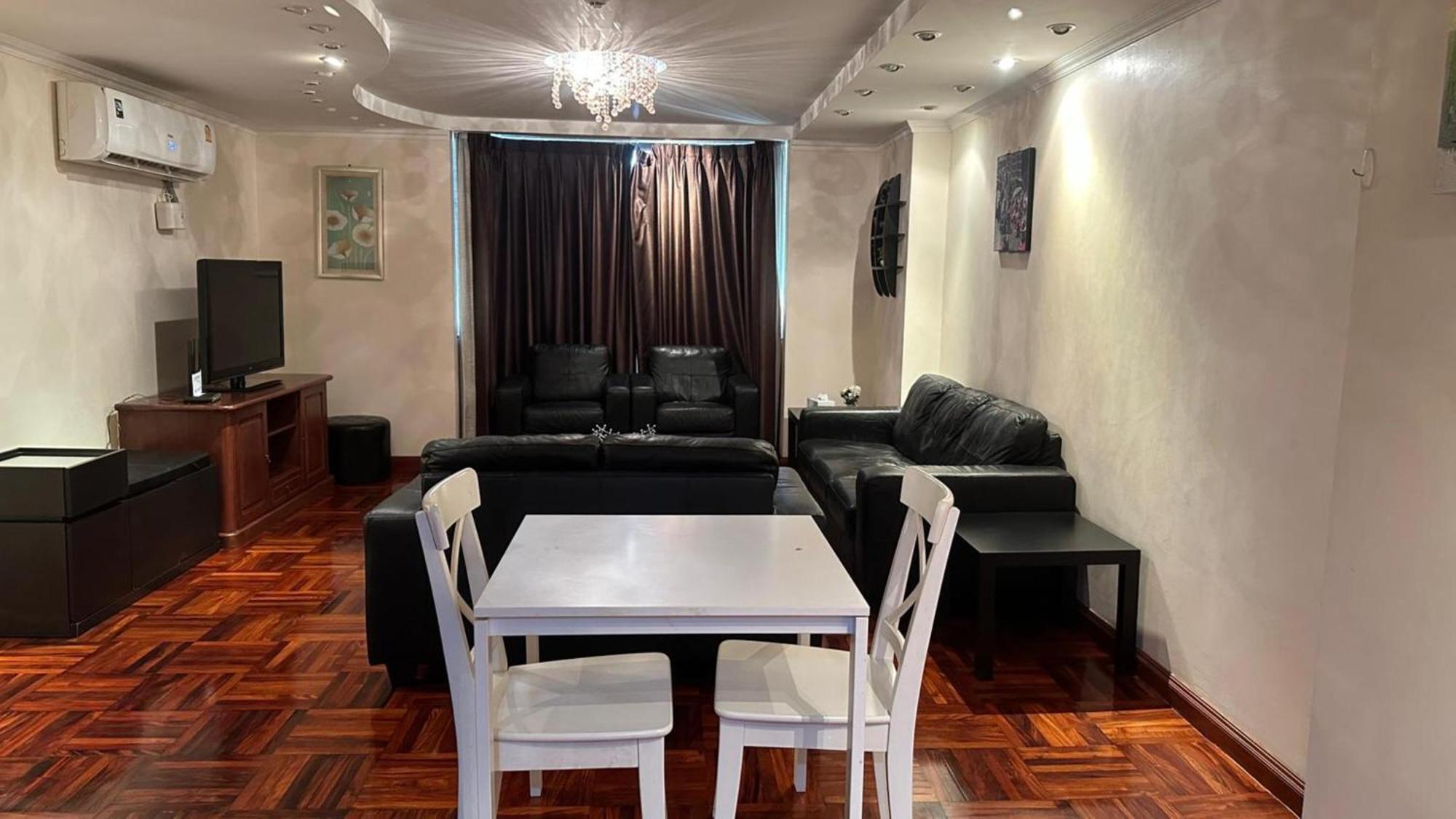 Omni Tower Sukhumvit Soi 4 Direct Apartman Bangkok Kültér fotó