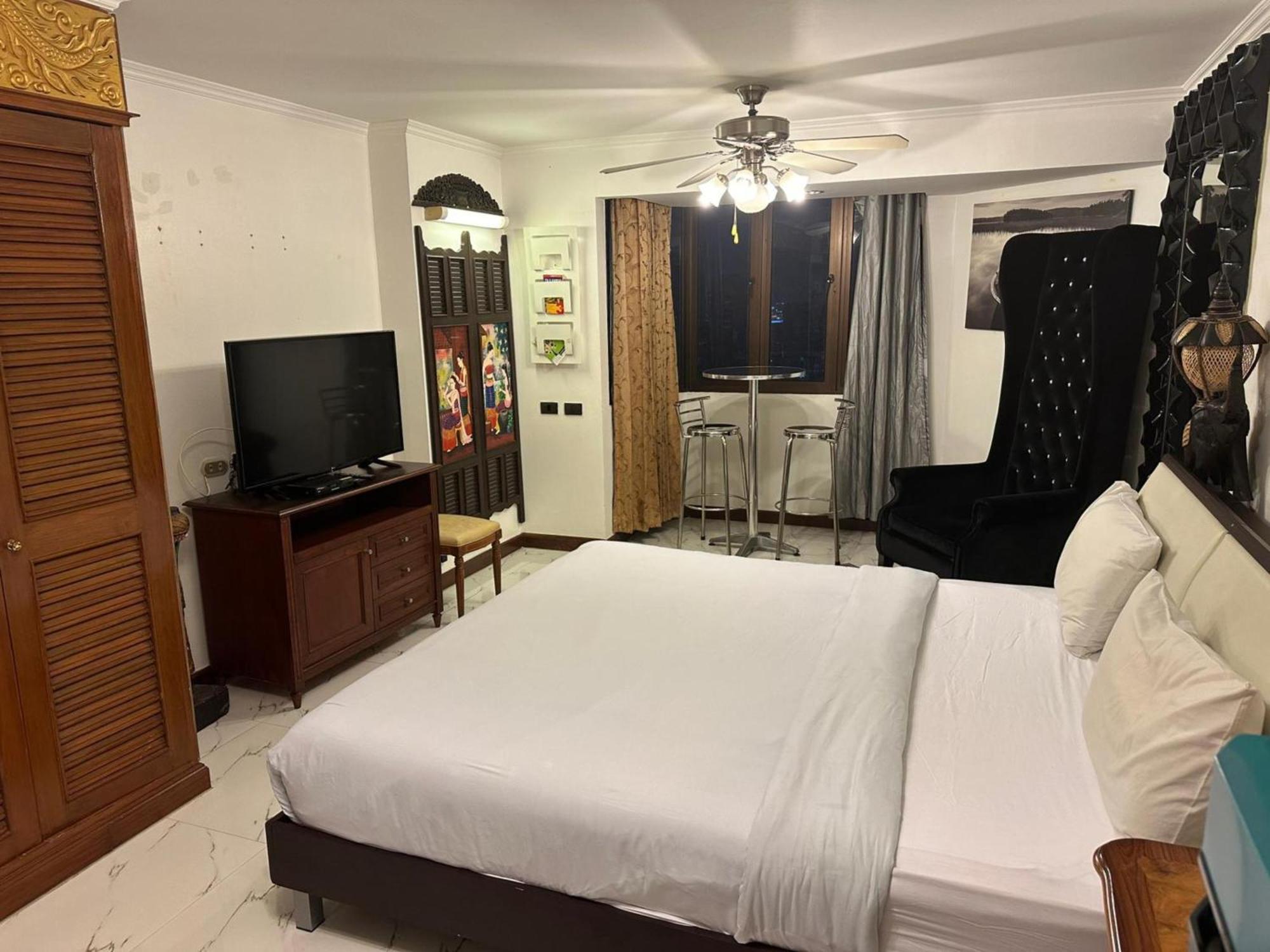 Omni Tower Sukhumvit Soi 4 Direct Apartman Bangkok Kültér fotó