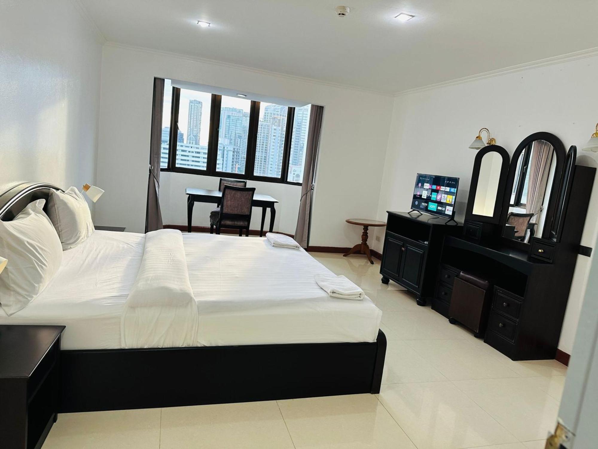 Omni Tower Sukhumvit Soi 4 Direct Apartman Bangkok Kültér fotó