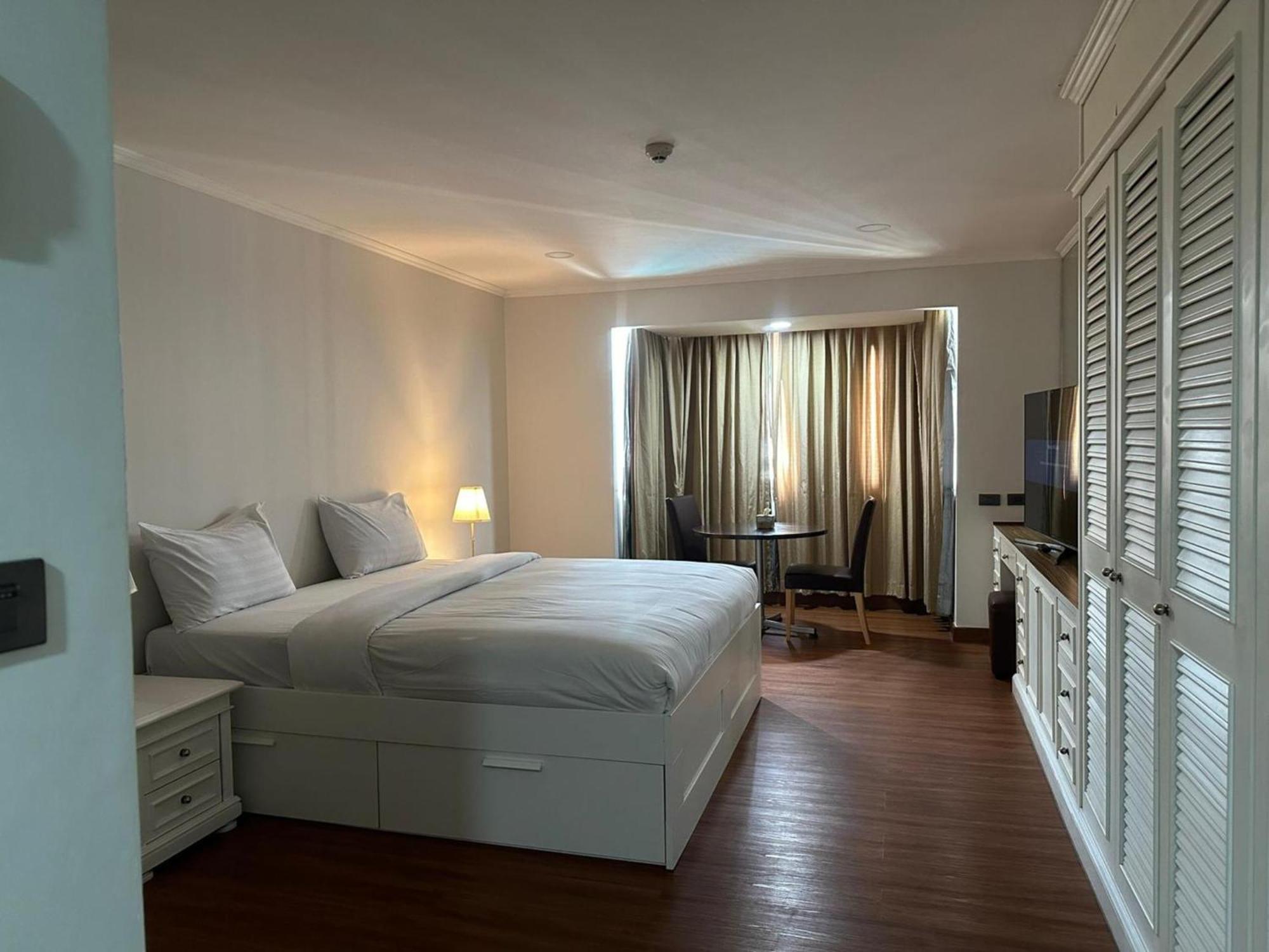 Omni Tower Sukhumvit Soi 4 Direct Apartman Bangkok Kültér fotó