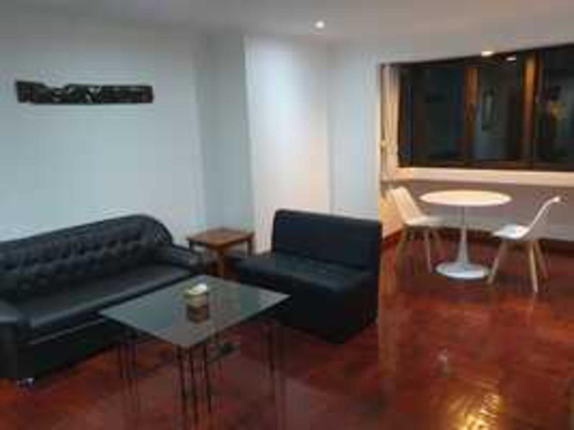 Omni Tower Sukhumvit Soi 4 Direct Apartman Bangkok Kültér fotó