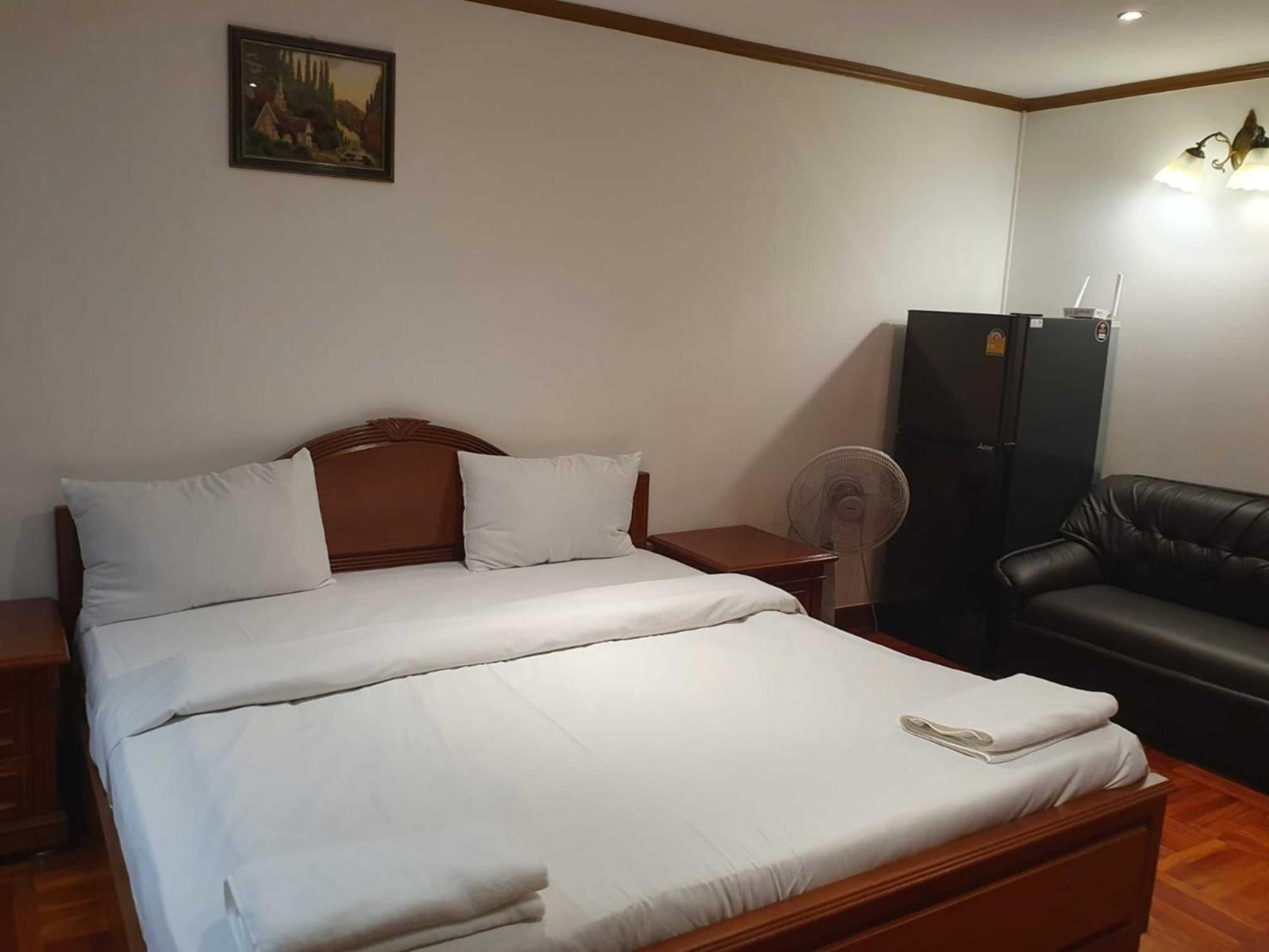 Omni Tower Sukhumvit Soi 4 Direct Apartman Bangkok Kültér fotó