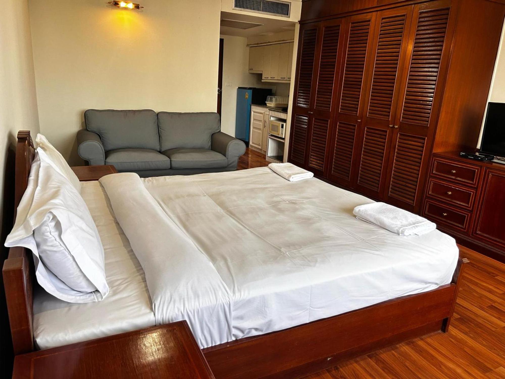 Omni Tower Sukhumvit Soi 4 Direct Apartman Bangkok Kültér fotó